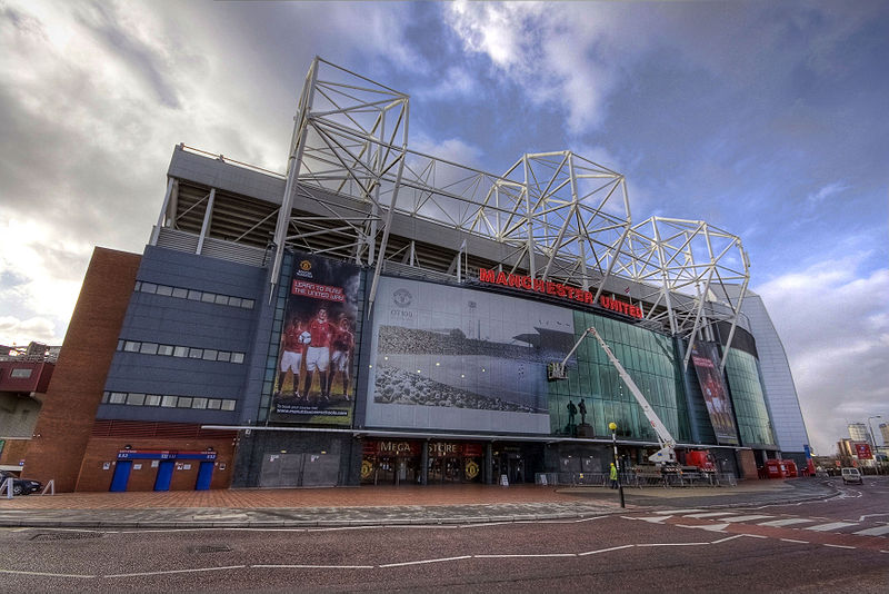 https://upload.wikimedia.org/wikipedia/commons/thumb/6/65/Old_trafford_february_2010.jpg/800px-Old_trafford_february_2010.jpg